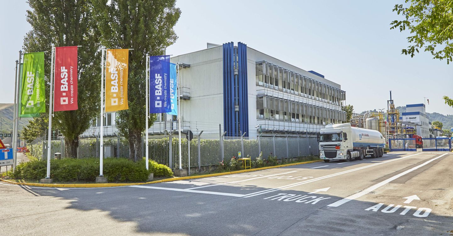 La chimica Basf allunga 5 volte la vita della plastica e investe altri 50 milioni a Pontecchio